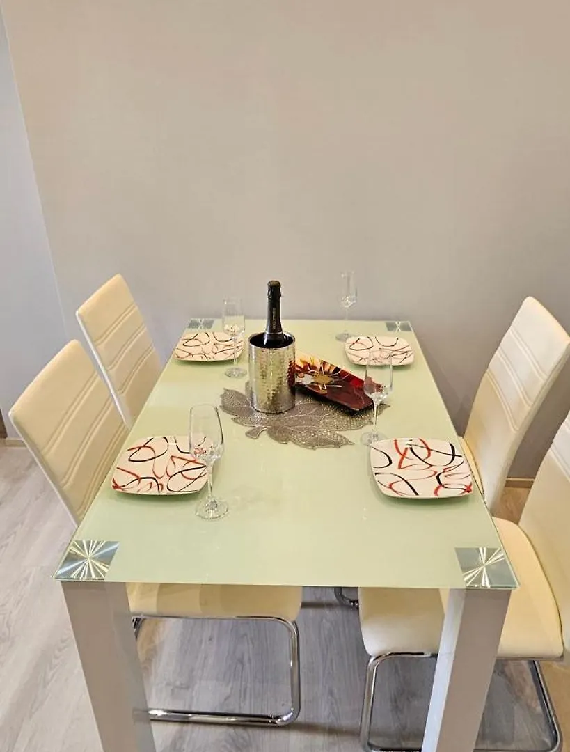 아파트 Apartman Kamber New 2024 풀라